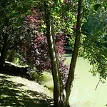De La Maison De L'etang Holiday home