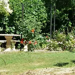 De La Maison De L'etang Holiday home