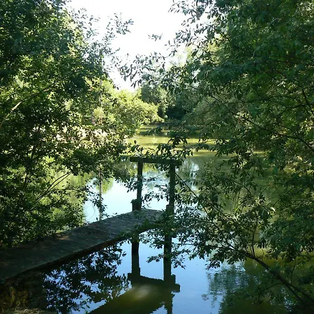 بيت للعطل De La Maison De L'etang *