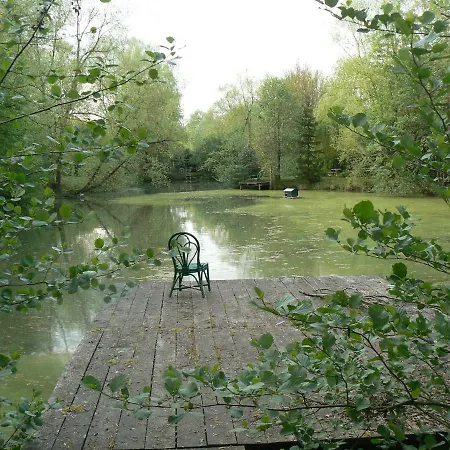 De La Maison De L'etang Ferienhaus *