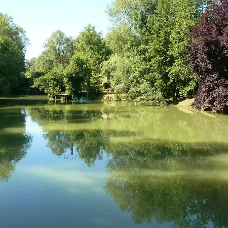 De La Maison De L'etang Ferienhaus *