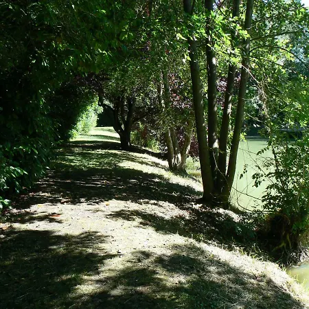 De La Maison De L'etang Ferienhaus *