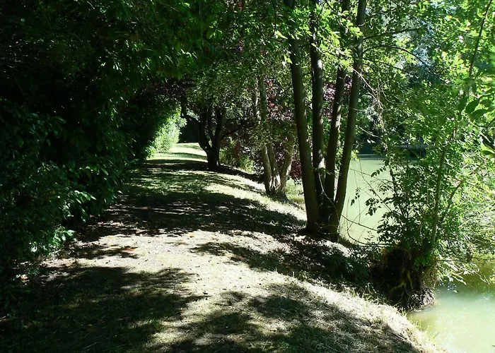 De La Maison De L'etang Holiday home *