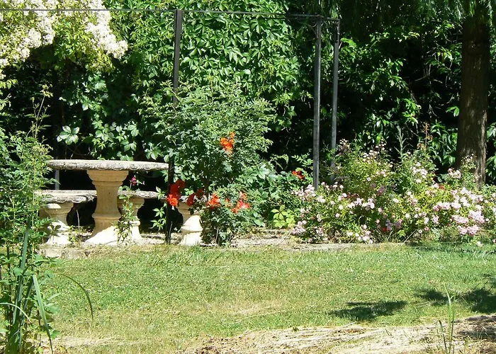 De La Maison De L'etang Holiday home